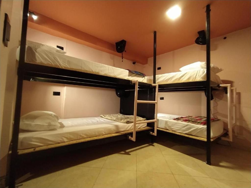 Hostal Casa Primavera Medellin Luaran gambar