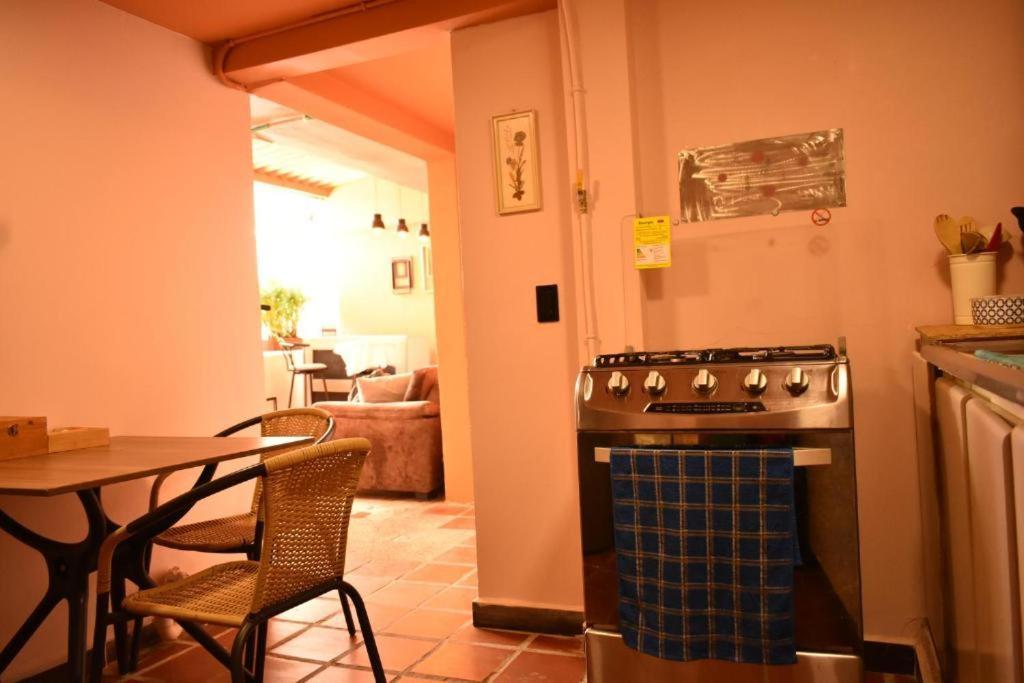 Hostal Casa Primavera Medellin Luaran gambar