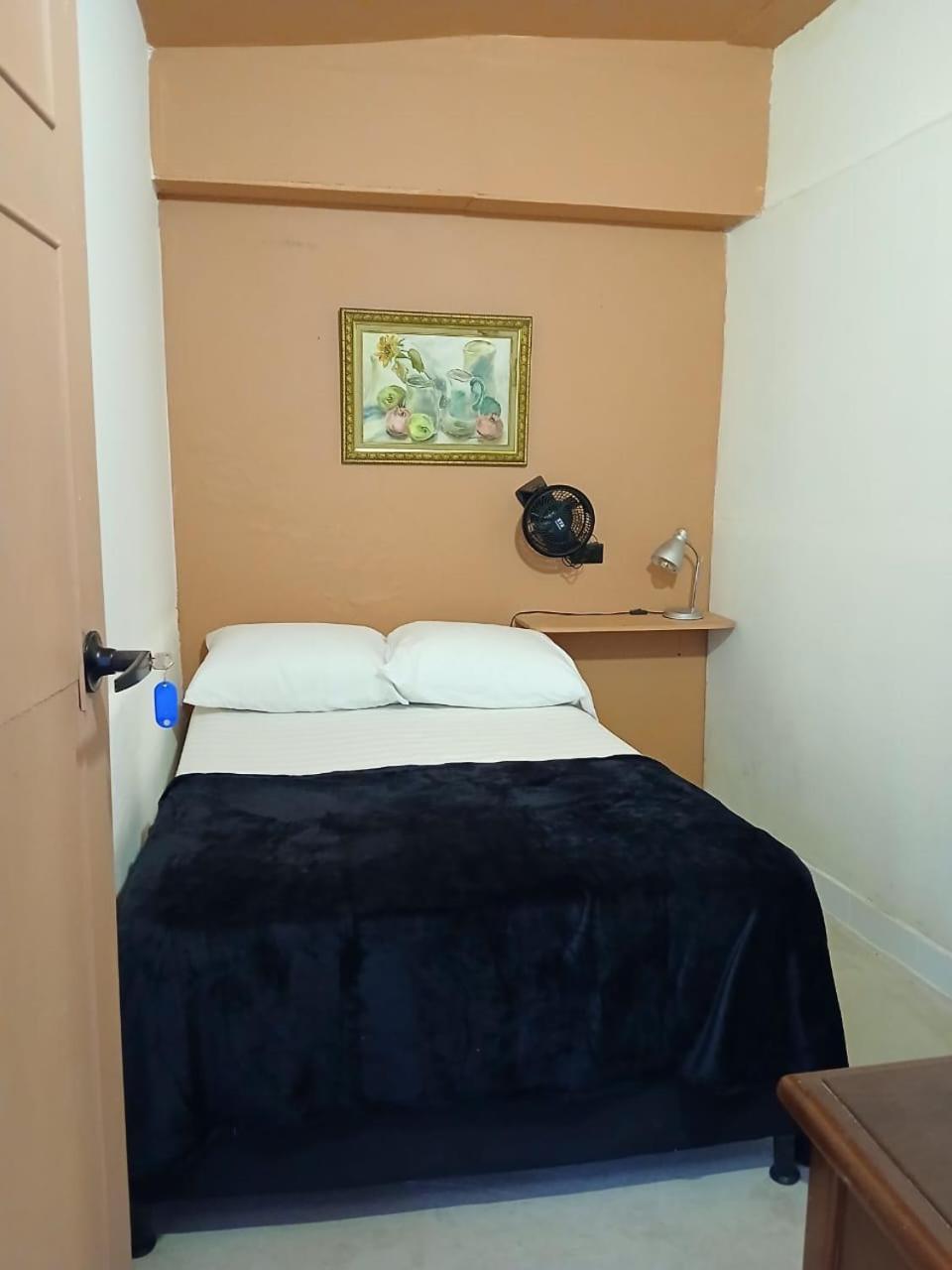Hostal Casa Primavera Medellin Luaran gambar